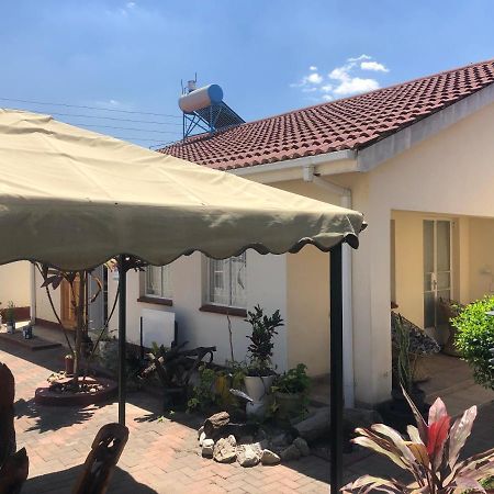 Kwampofu Guest House 哈拉雷 外观 照片
