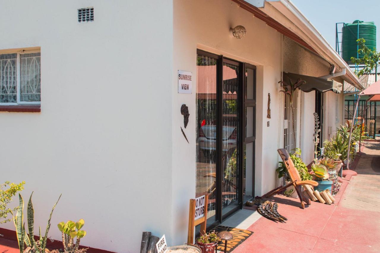Kwampofu Guest House 哈拉雷 外观 照片